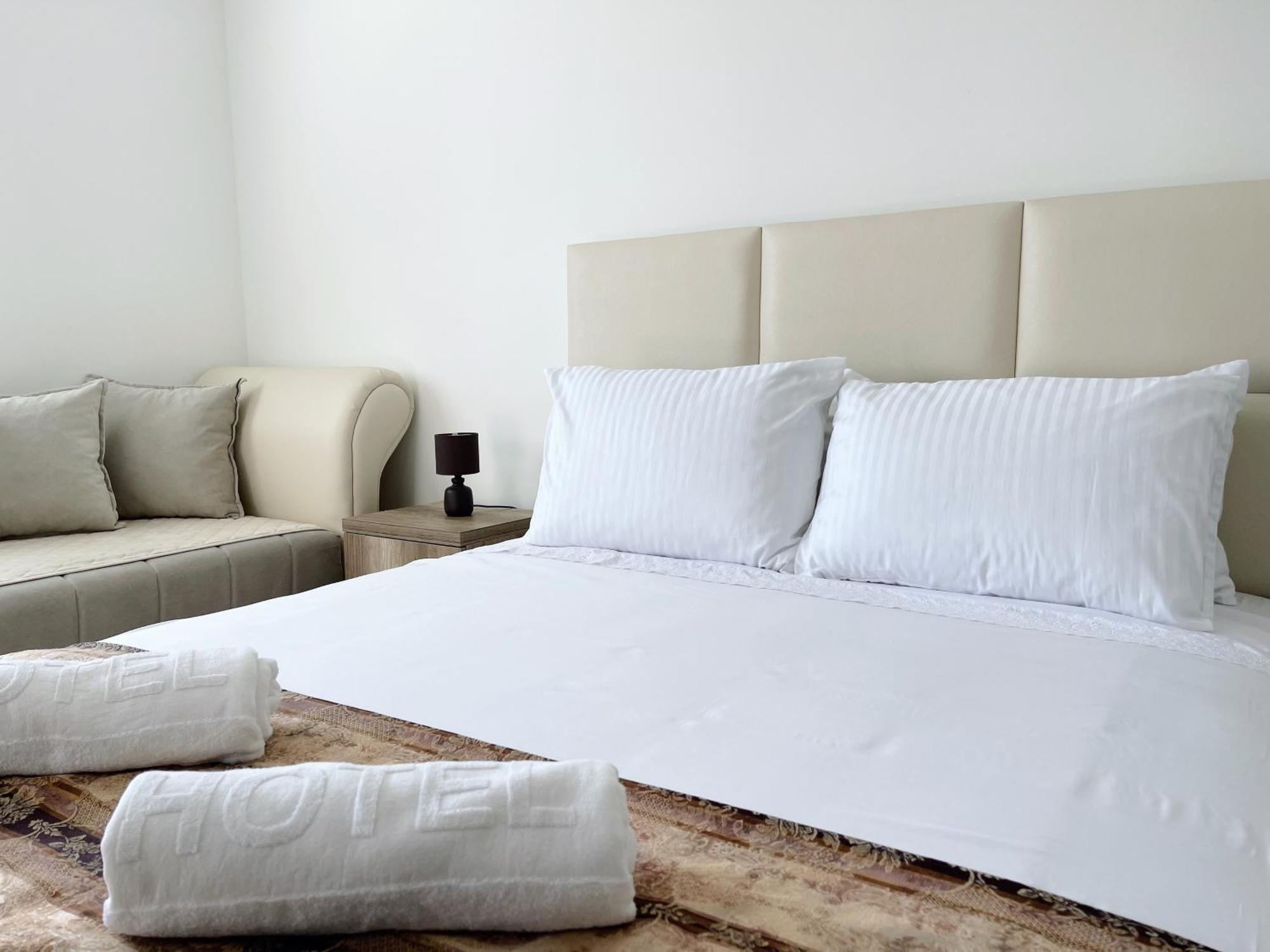 Guest House Koliqi Ulcinj Extérieur photo
